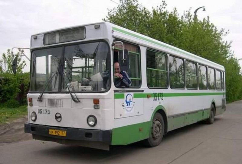 Autobuz