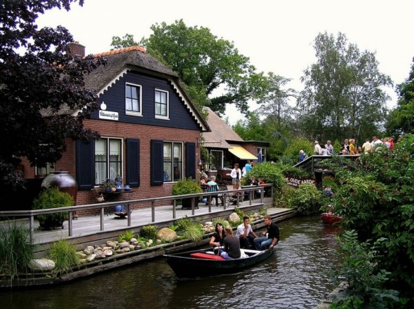 291305-1000-1453887746-giethoorn_34_s