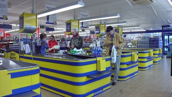 Lidl-10-v-kauppa-myymälä-kassalinjoja-2-Pirkkala