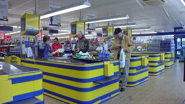 Lidl-10-v-kauppa-myymälä-kassalinjoja-2-Pirkkala