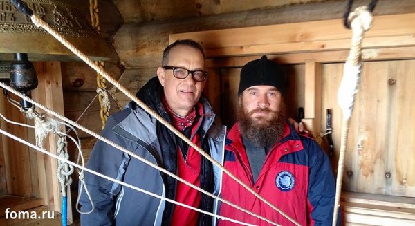 tom hanks in biserica ortodoxa ruseasca antarctica