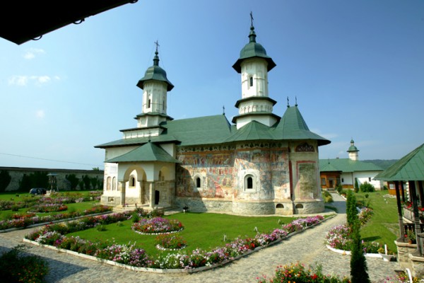 biserica-manastire