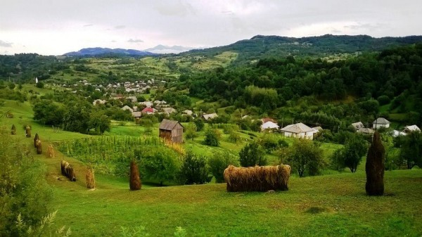 satul romanesc