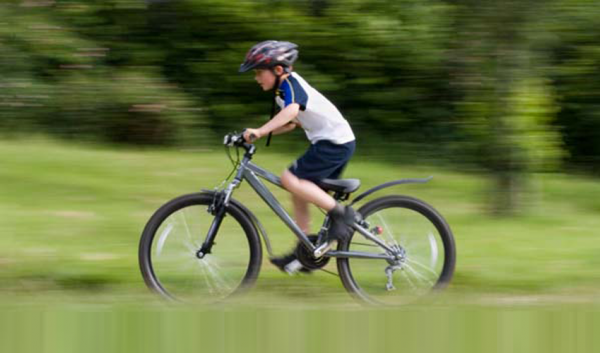 copil-pe-bicicleta