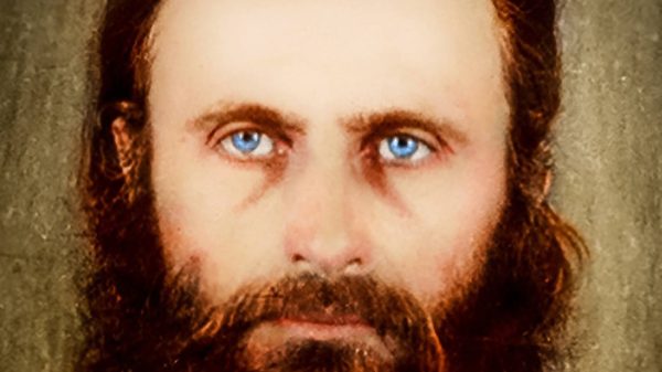 Imagine color cu Sfantul Parinte Arsenie Boca.